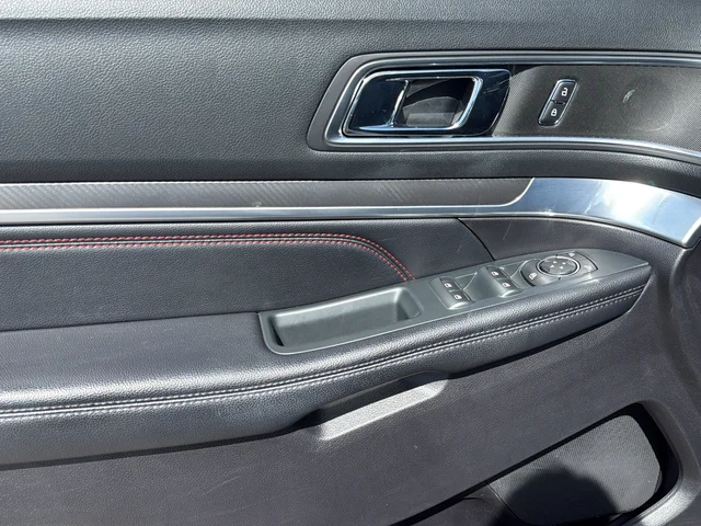 Used 2018 Silver Ford Sport image 24