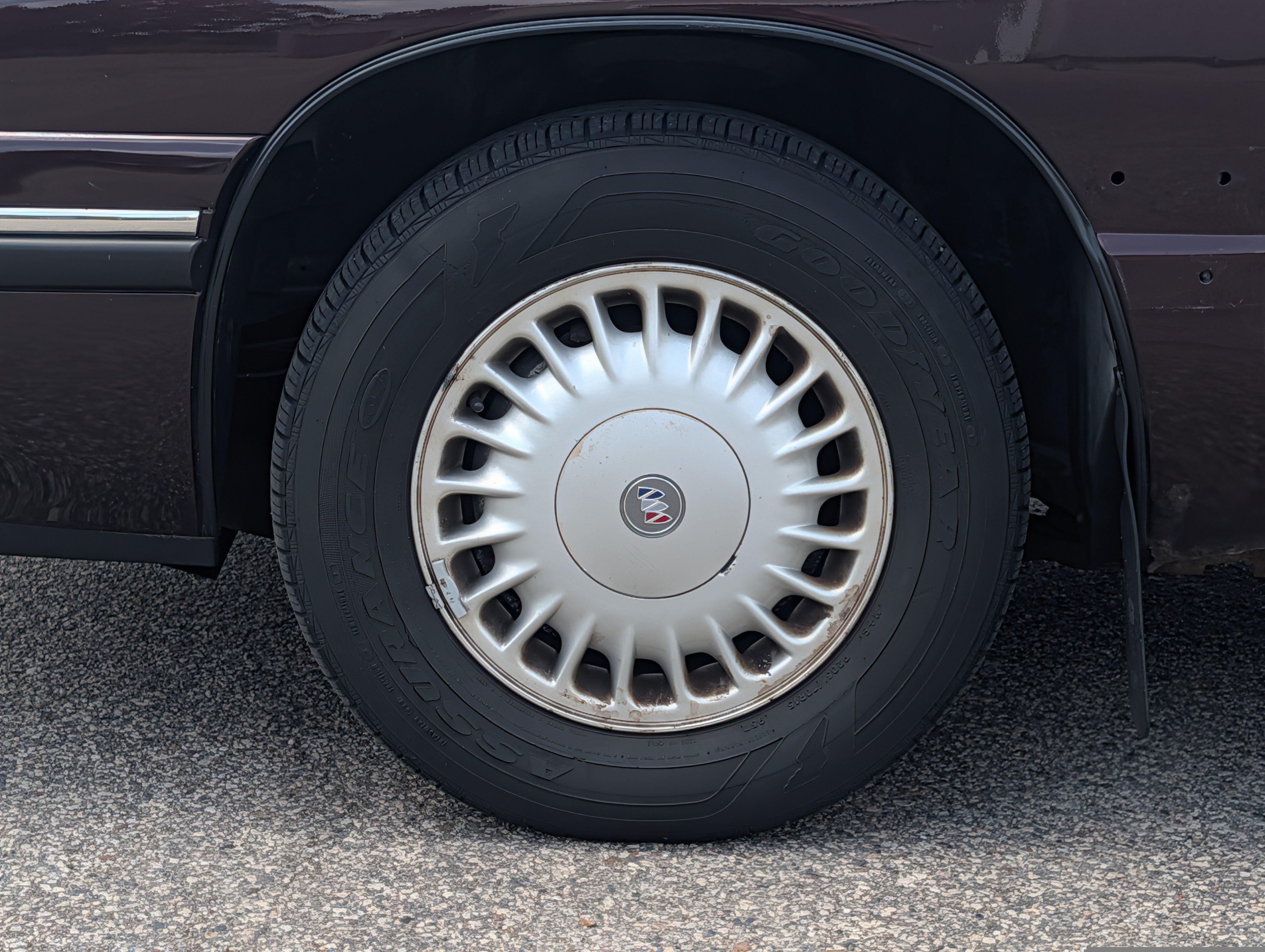 Used 1997 Brown Buick Custom image 15