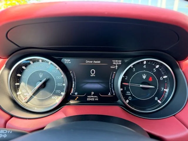 Used 2023  Maserati Modena image 17