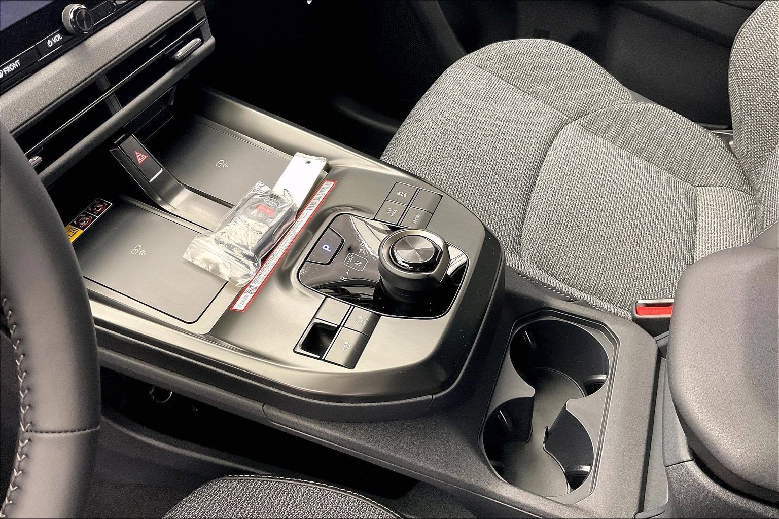 2026 Toyota bZ XLE - Photo 8