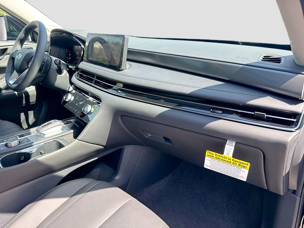 New 2027 MINERAL BLACK INFINITI Luxe FWD image 32