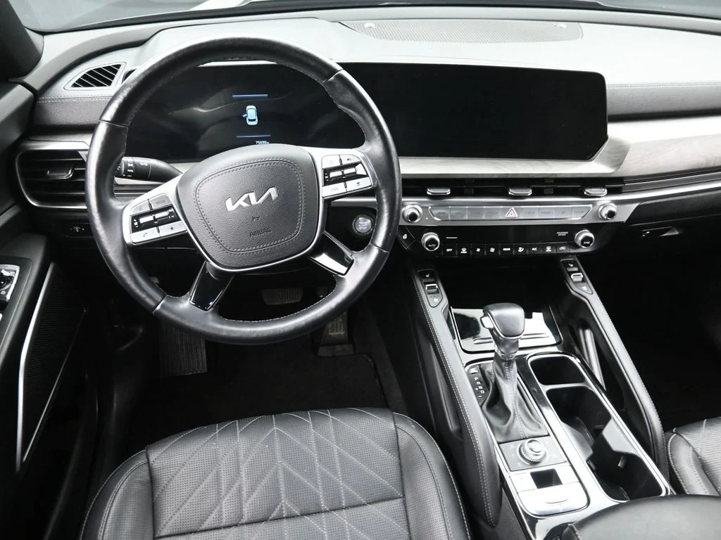 Used 2024 Black Kia EX X-Line image 15