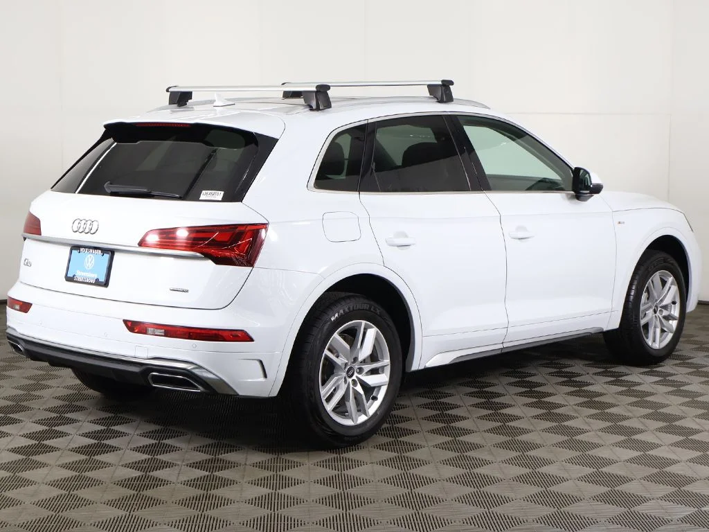 Used 2022 Glacier White Metallic Audi 45 S line Premium image 11