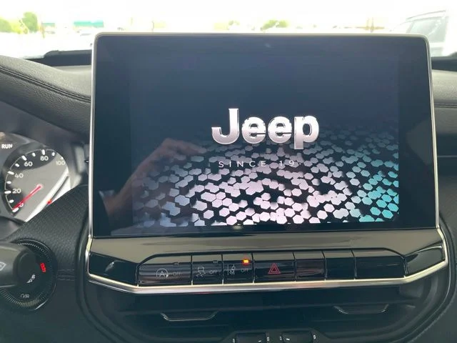 New 2026 Red Hot Pearlcoat Jeep Latitude image 21