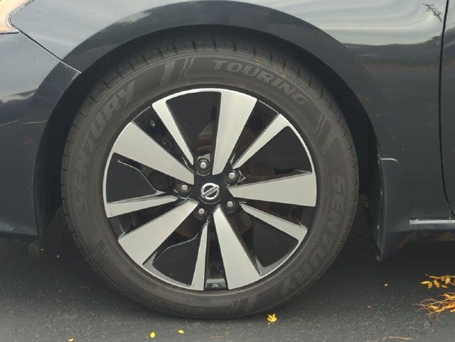 Used 2019 Storm Blue Metallic Nissan 2.5 SV image 31