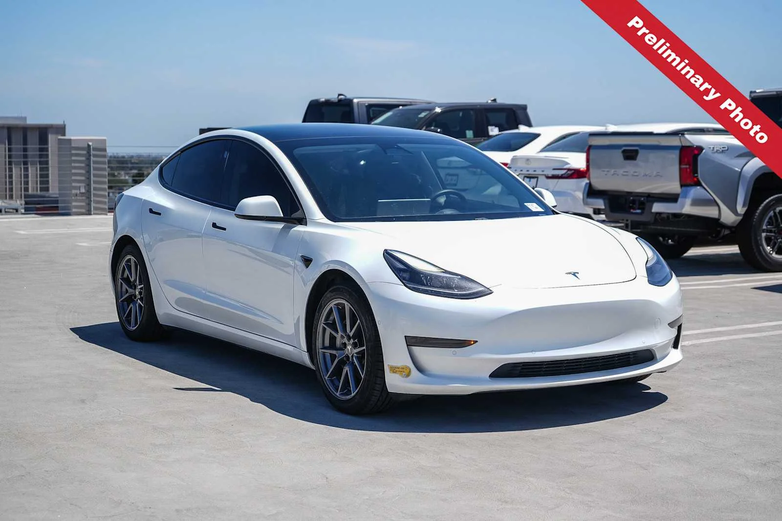 Used 2021 White Tesla Standard Range Plus image 3