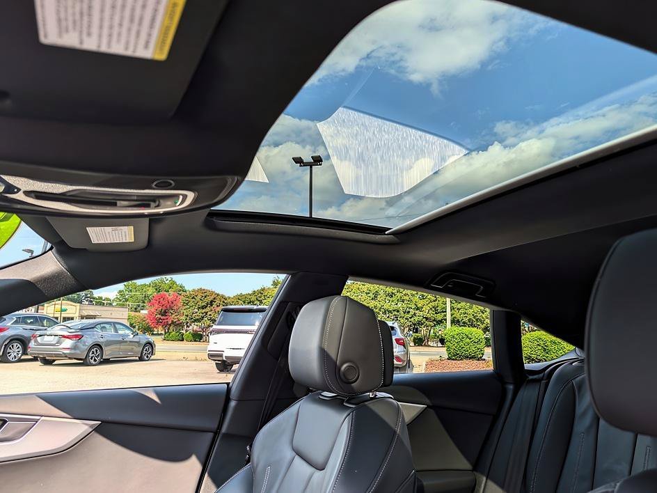 Used 2025 Arkona White Audi S line Premium image 23