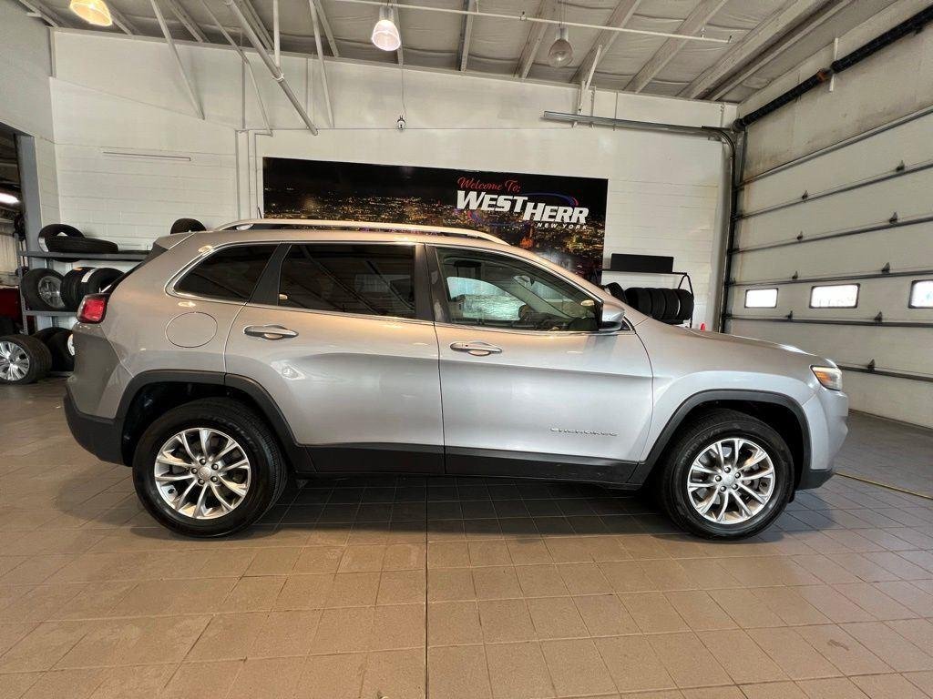 Used 2019 Billet Silver Metallic Clearco Jeep Latitude Plus image 12