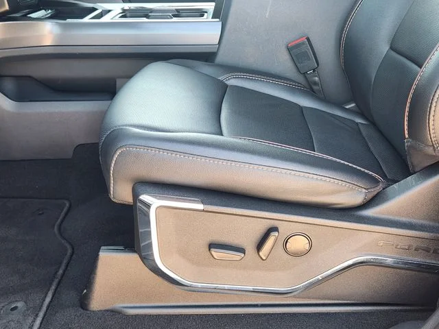 Used 2024 Gray Metallic Ford Lariat image 26
