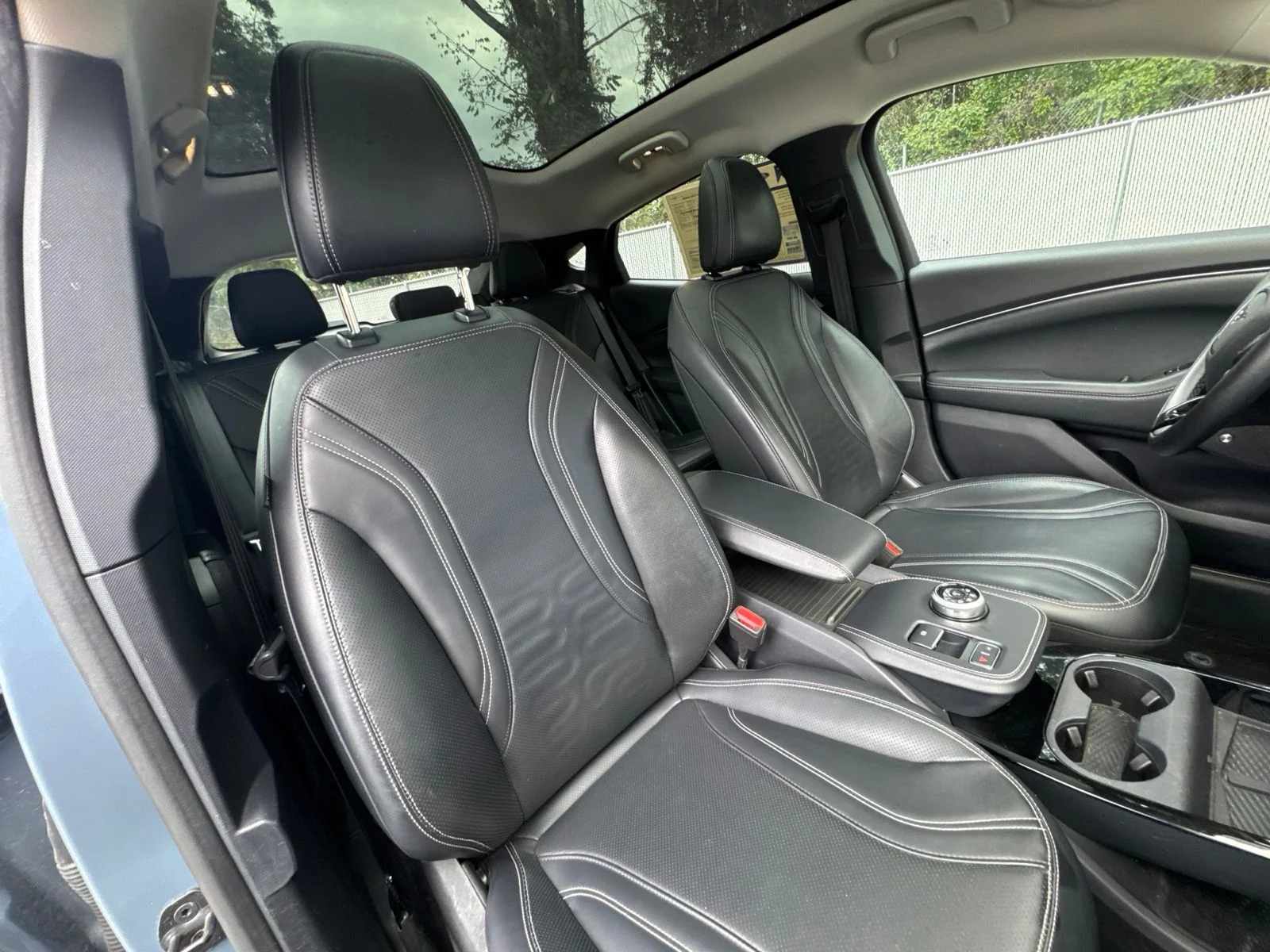 Certified Used 2023 Vapor Blue Metallic Ford Premium image 9
