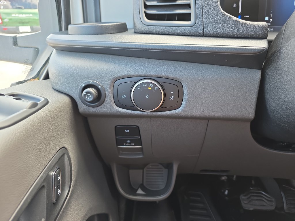 New 2026 Oxford White Ford Cargo Van image 19