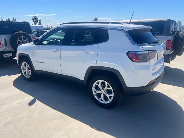 Certified Used 2024 Bright White Clearcoat Jeep Latitude image 2