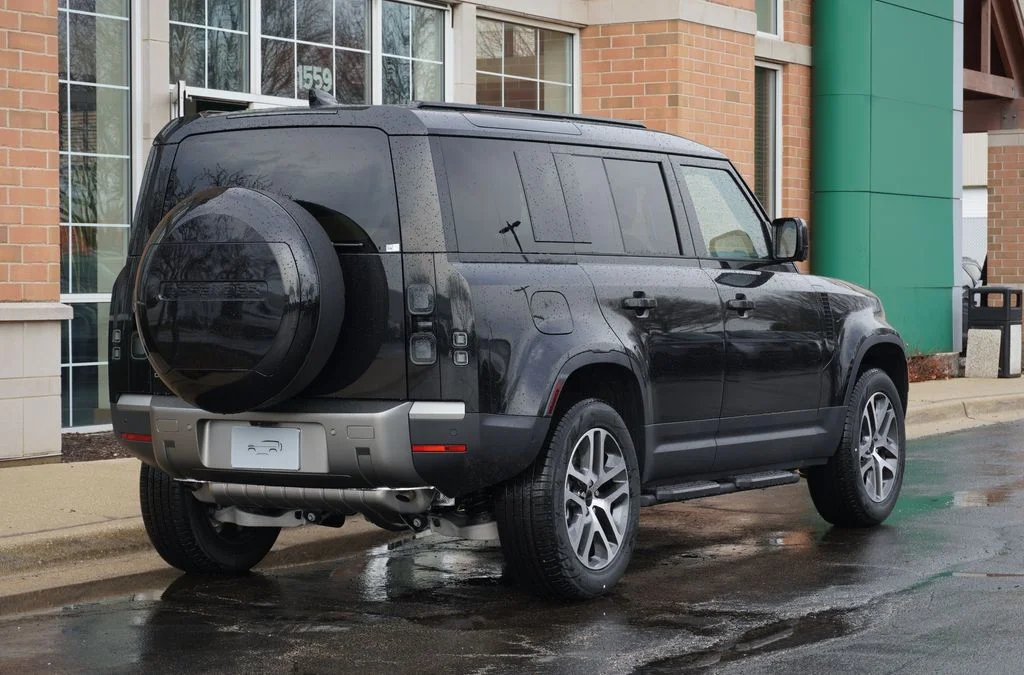 New 2026 Santorini Black Land Rover S image 6
