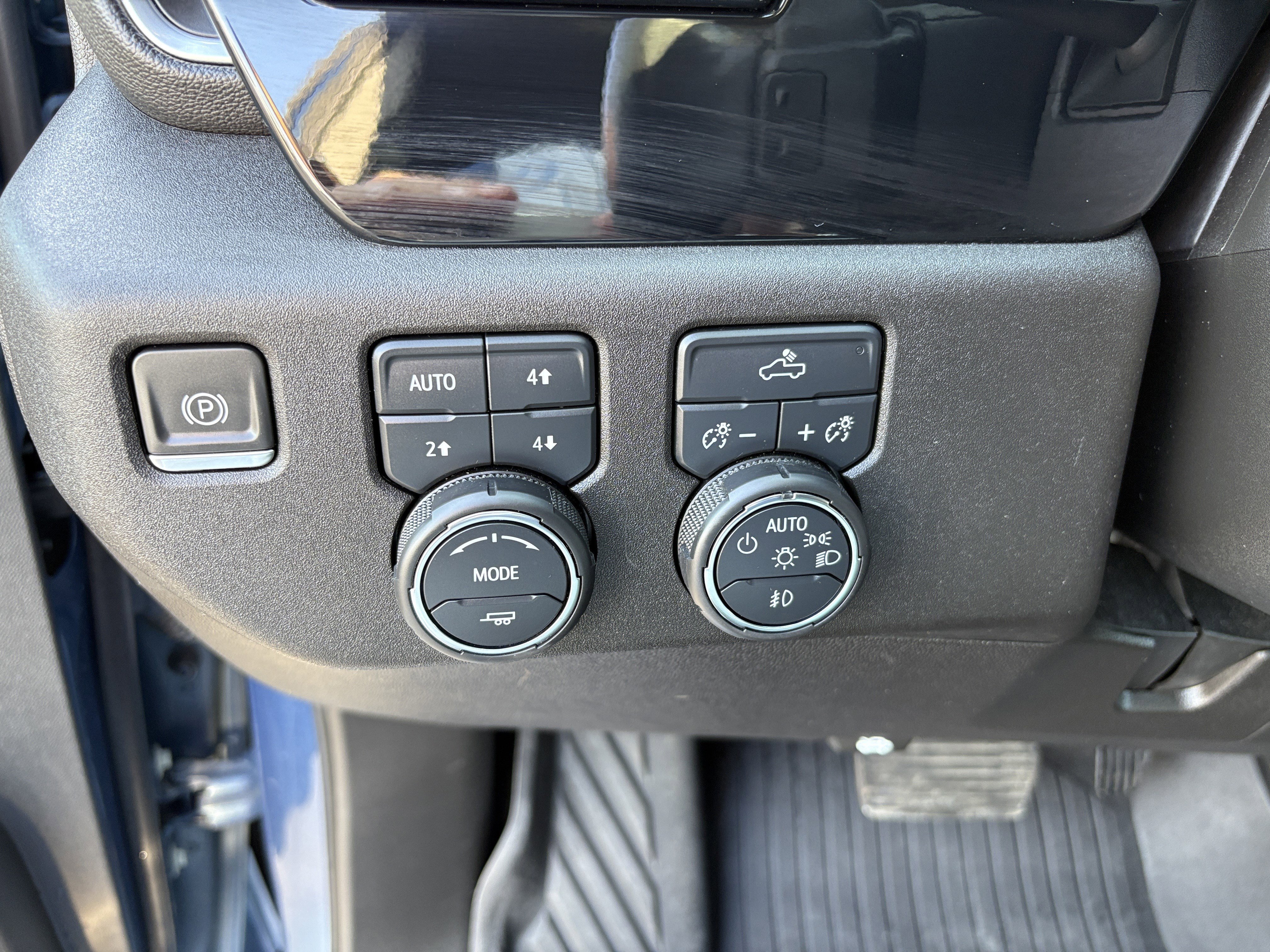 Used 2024 Lakeshore Blue Metallic Chevrolet RST image 17