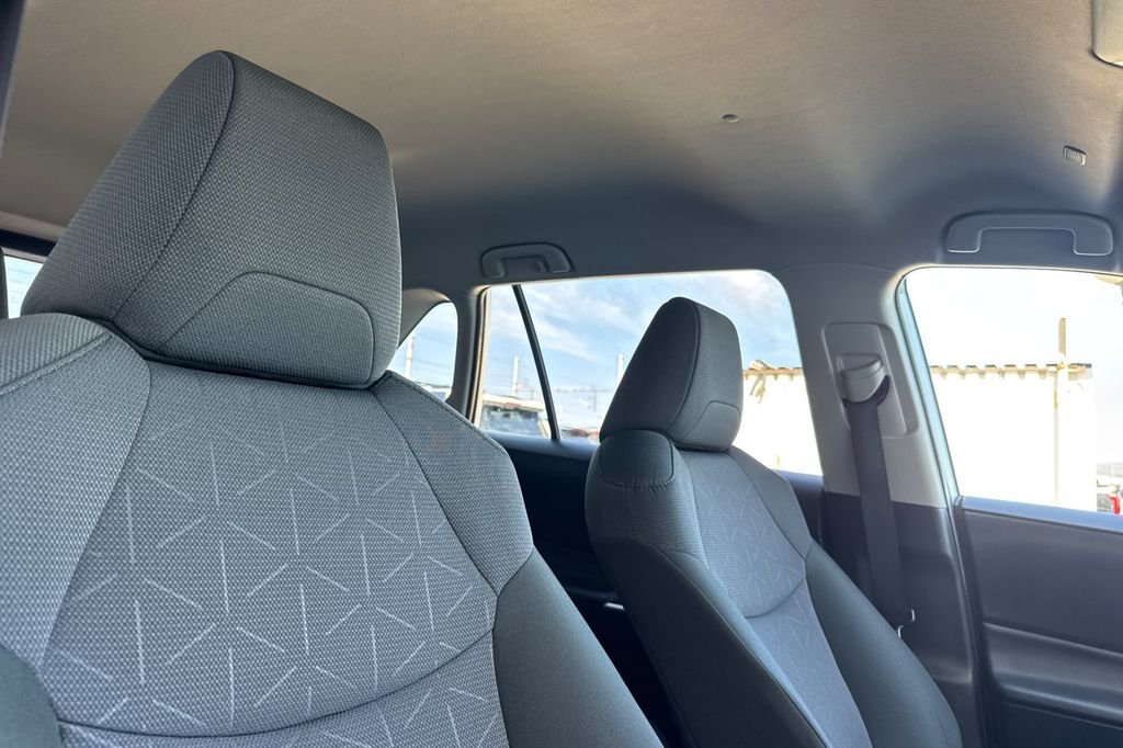 Used 2025 White Toyota XLE image 21