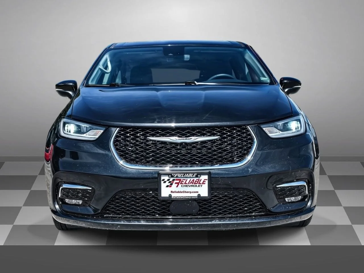 2023 Chrysler Pacifica Hybrid Touring L Hybrid's photo