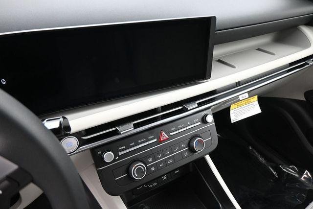 New 2026 Black Hyundai SE FWD image 19
