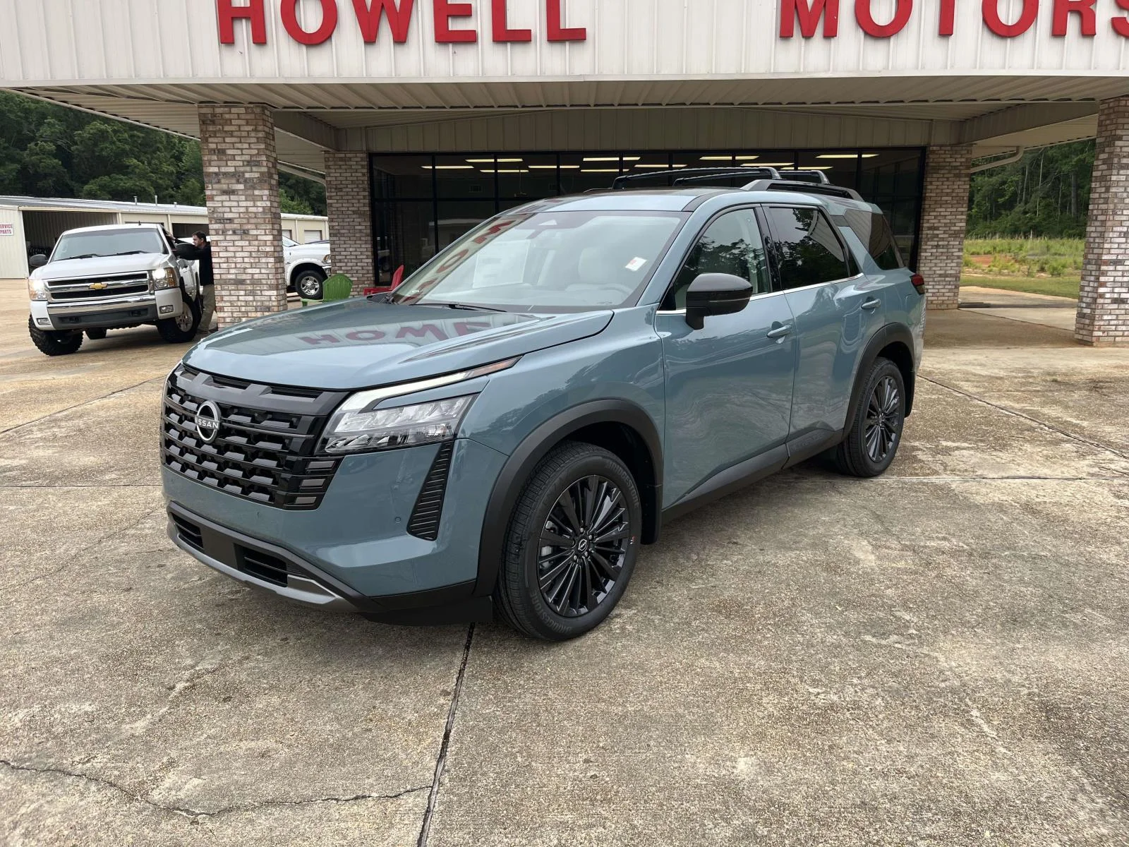 2026 Nissan Pathfinder SL 2WD's photo
