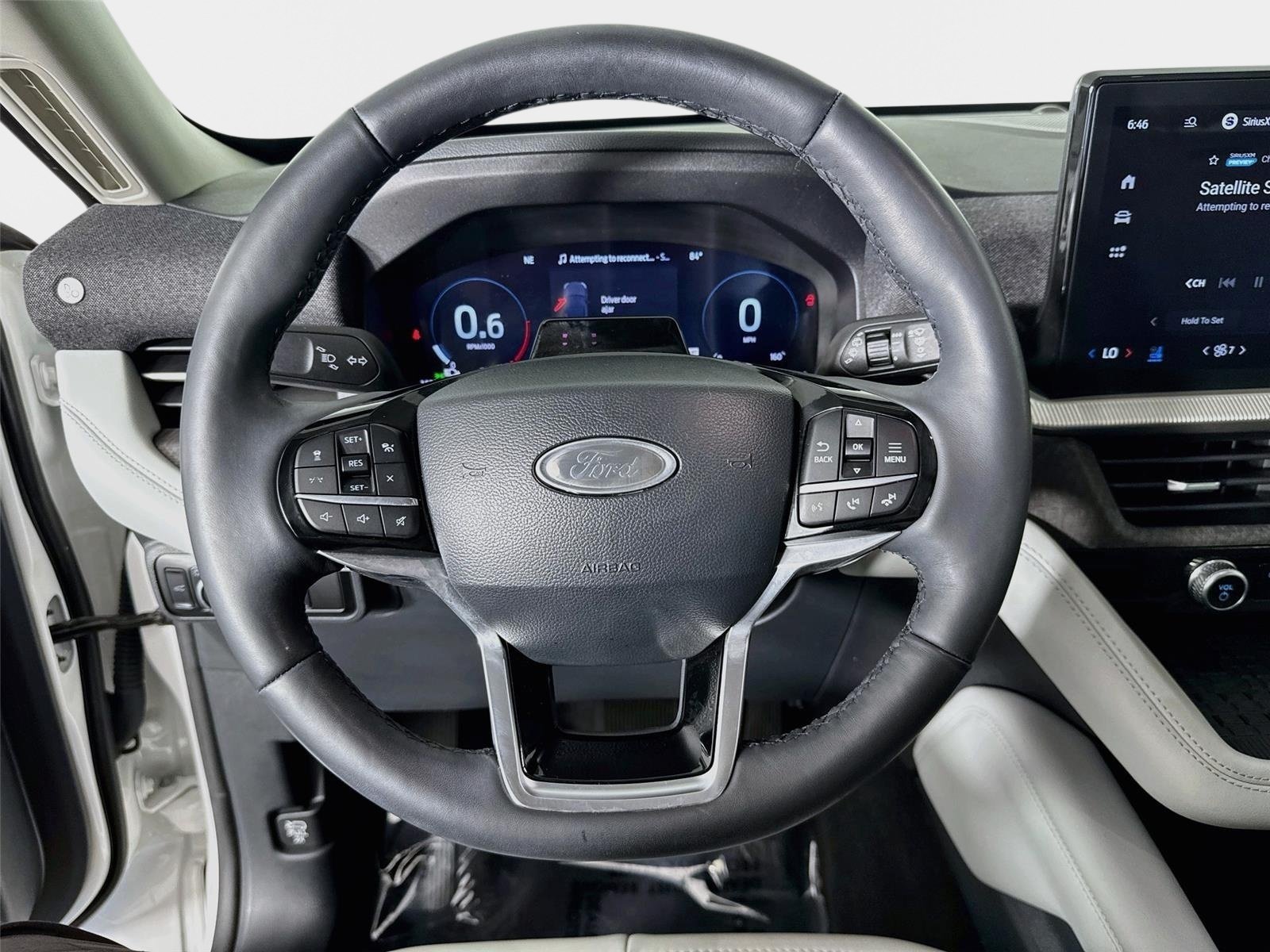 Used 2025 White Metallic Ford Platinum image 12