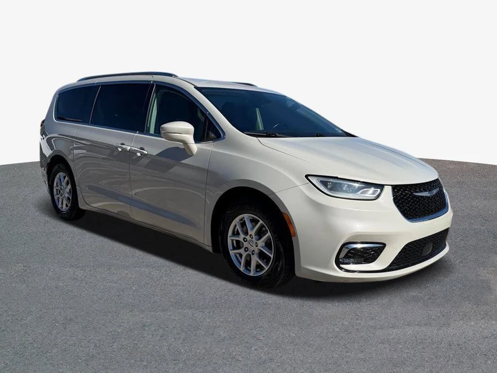 Used 2021 White Chrysler Touring L image 4