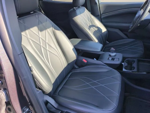 Used 2021 Gray Ford Select image 33