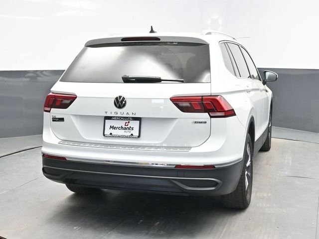 Used 2022 White Volkswagen 2.0T SE image 2