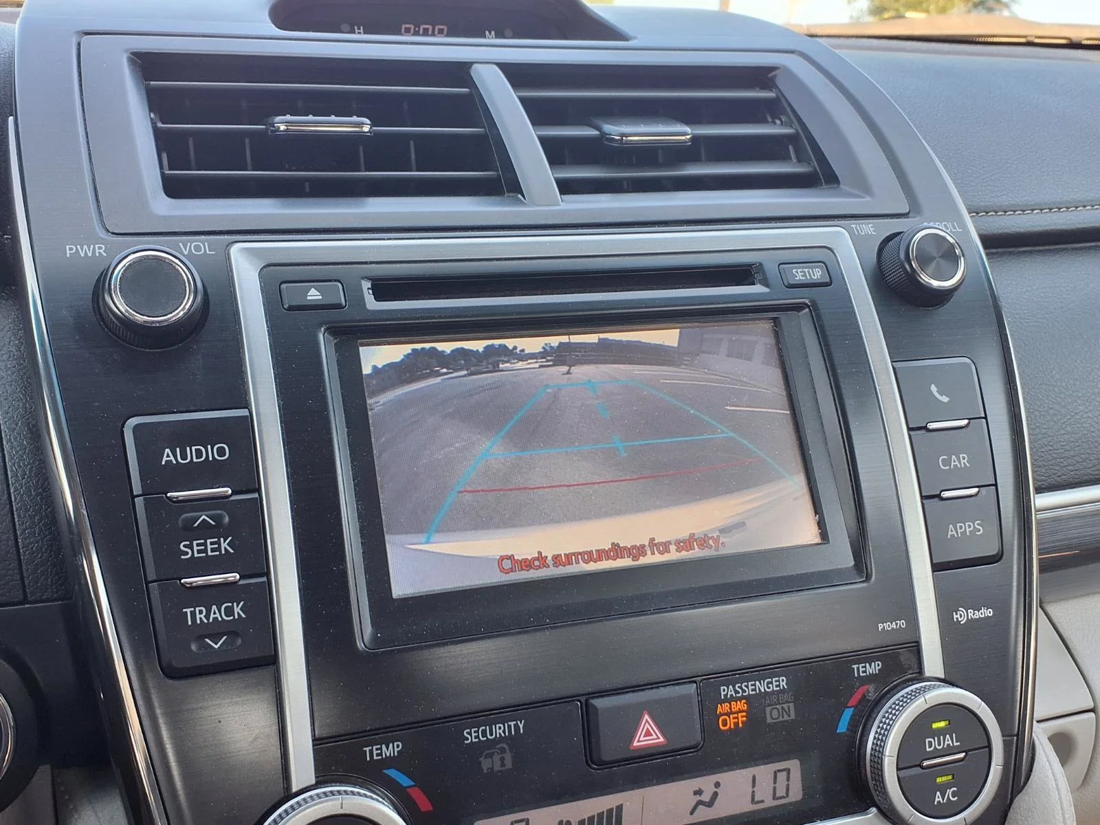 Used 2013 Classic Silver Metallic Toyota XLE image 8