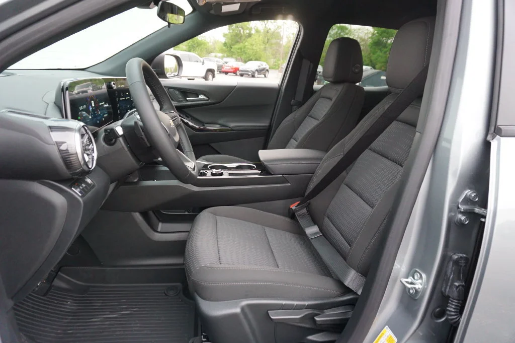2027 Chevrolet Equinox LT - Photo 11
