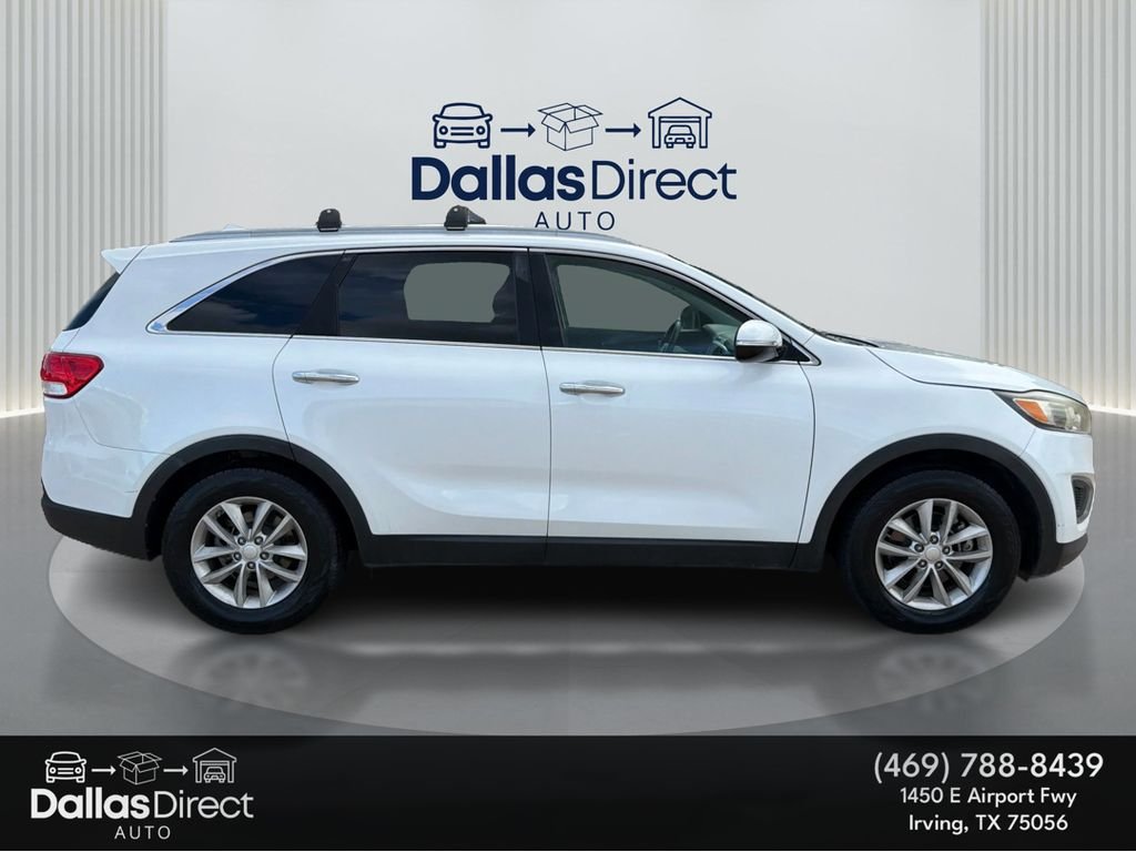 Used 2016 Snow White Pearl Kia LX image 5