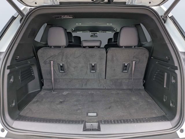 Used 2024 White GMC Elevation image 12