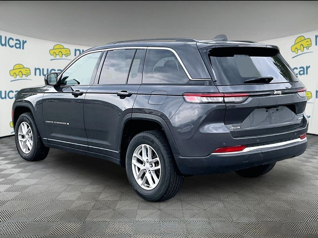 Used 2023 Baltic Gray Metallic Clearcoat Jeep Laredo image 4