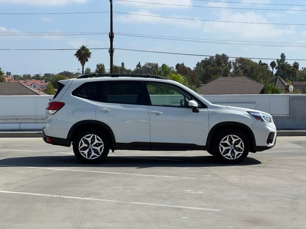 Used 2020 Crystal White Pearl Subaru Premium image 30