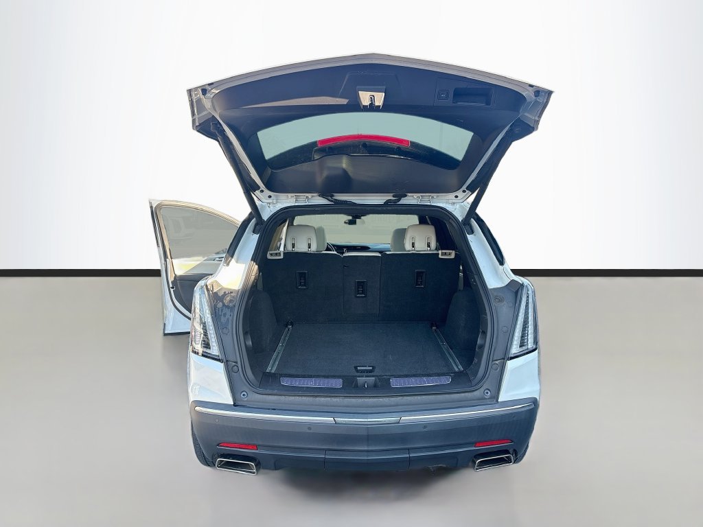 Used 2019 White Cadillac Luxury image 27