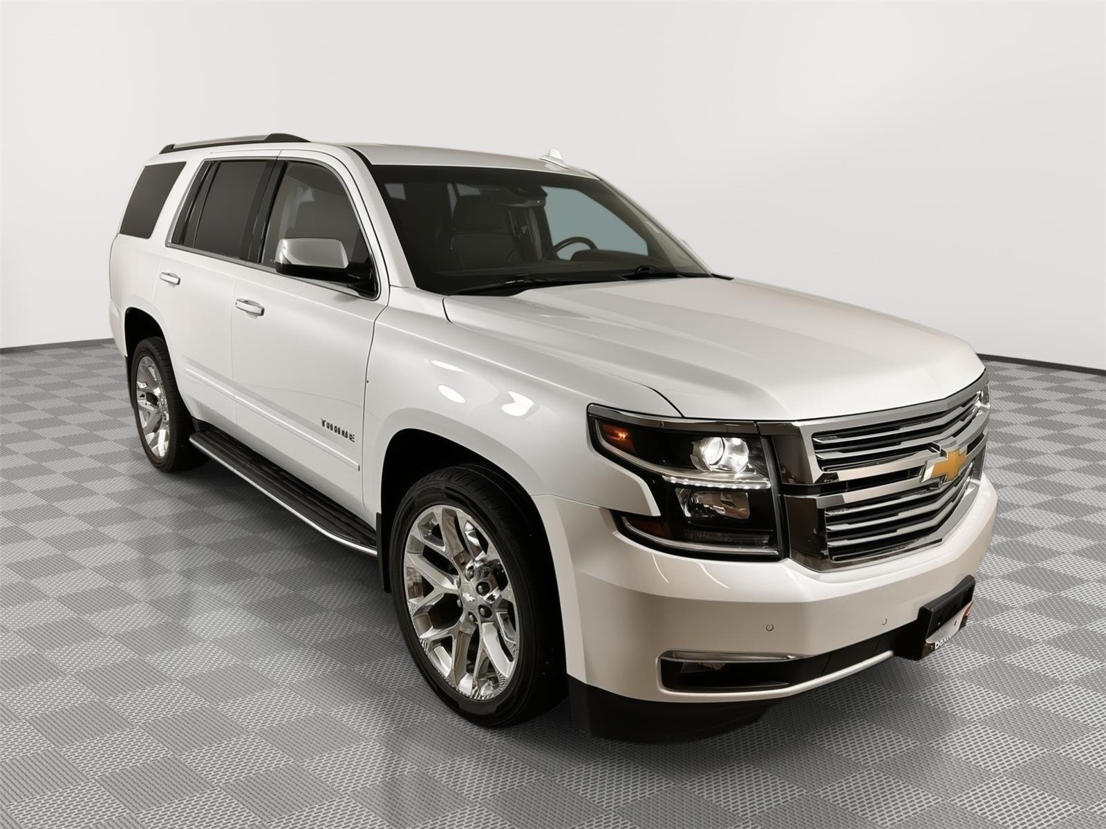 Used 2019 Iridescent Pearl Tricoat Chevrolet Premier image 1