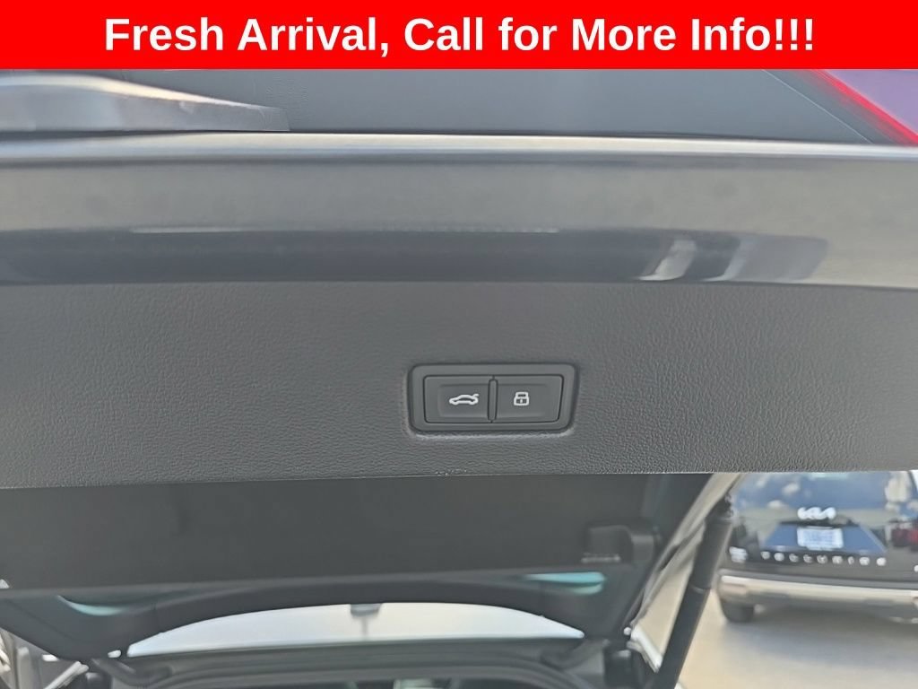 Used 2021  Audi 4.0 TFSI quattro image 28