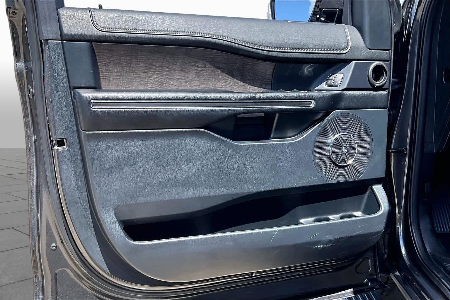 Used 2021 Magnetic Metallic Ford Limited image 22
