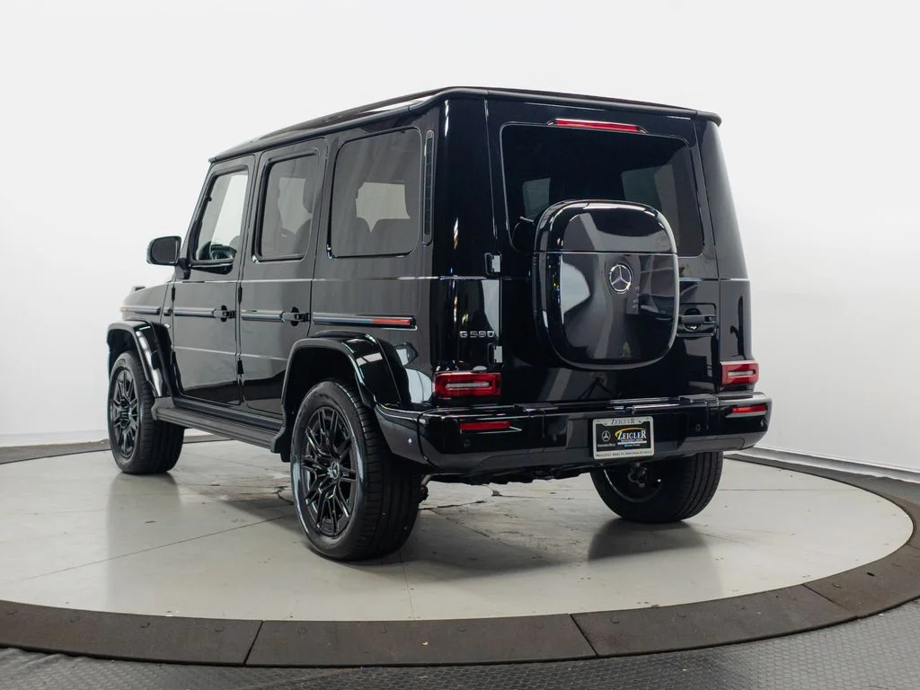 Certified Used 2025 Black Mercedes-Benz G 580 image 30