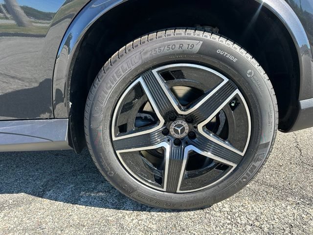 New 2026 Graphite Grey Metallic Mercedes-Benz GLC 300 image 47