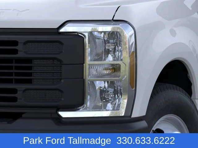 2025 Ford F-350 Super Duty Chassis Cab XL - Photo 18