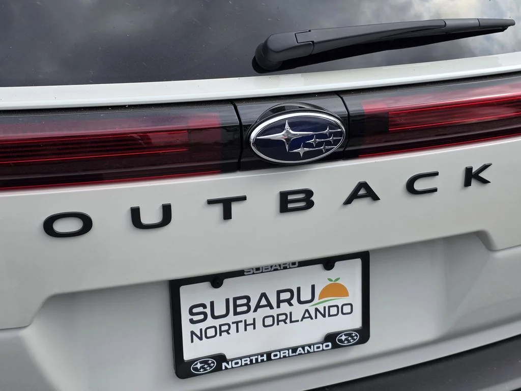 New 2026 CRYSTAL WHITE PEARL Subaru Limited image 8
