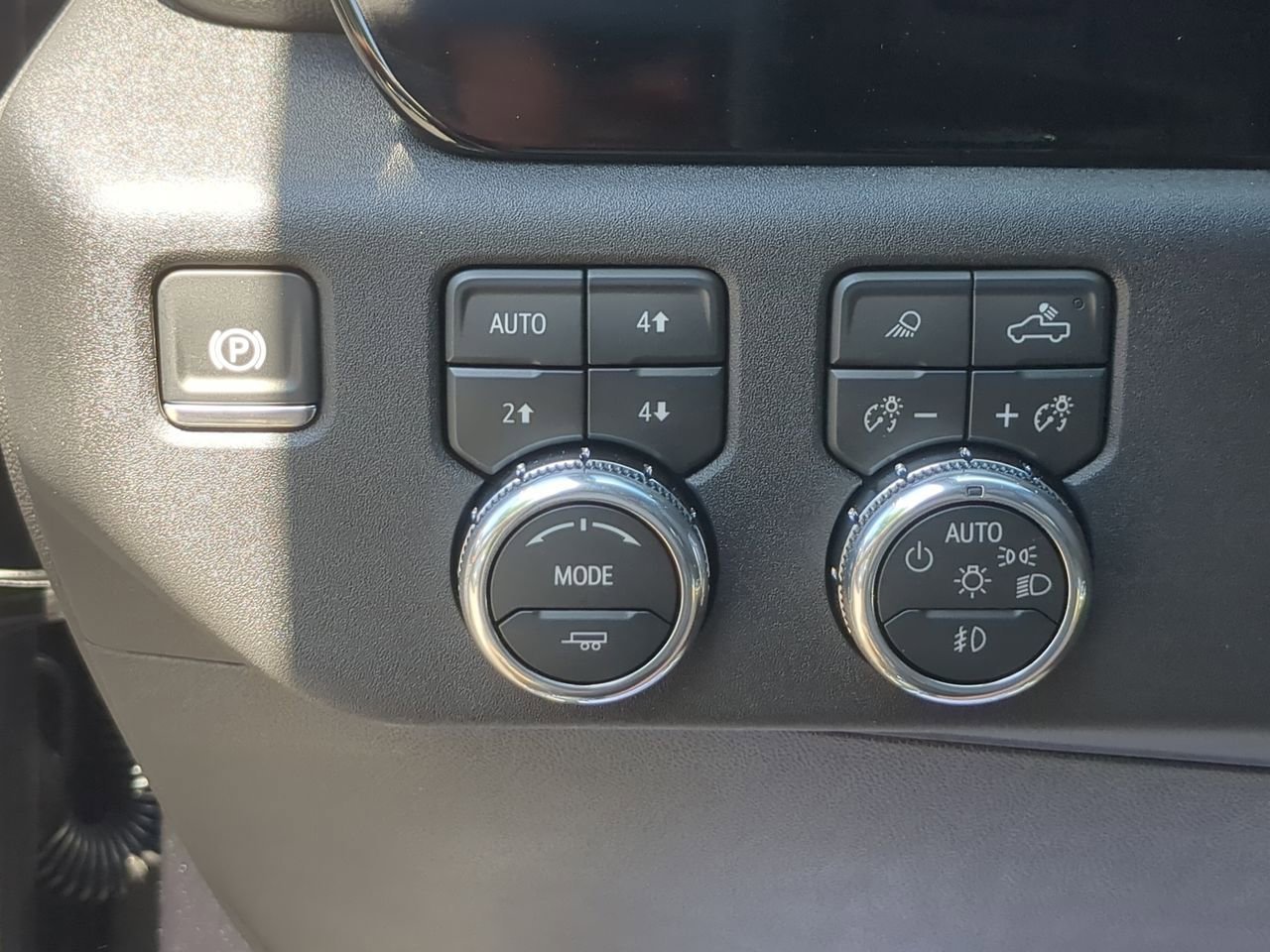 New 2026 Titanium Rush Metallic GMC SLT image 18