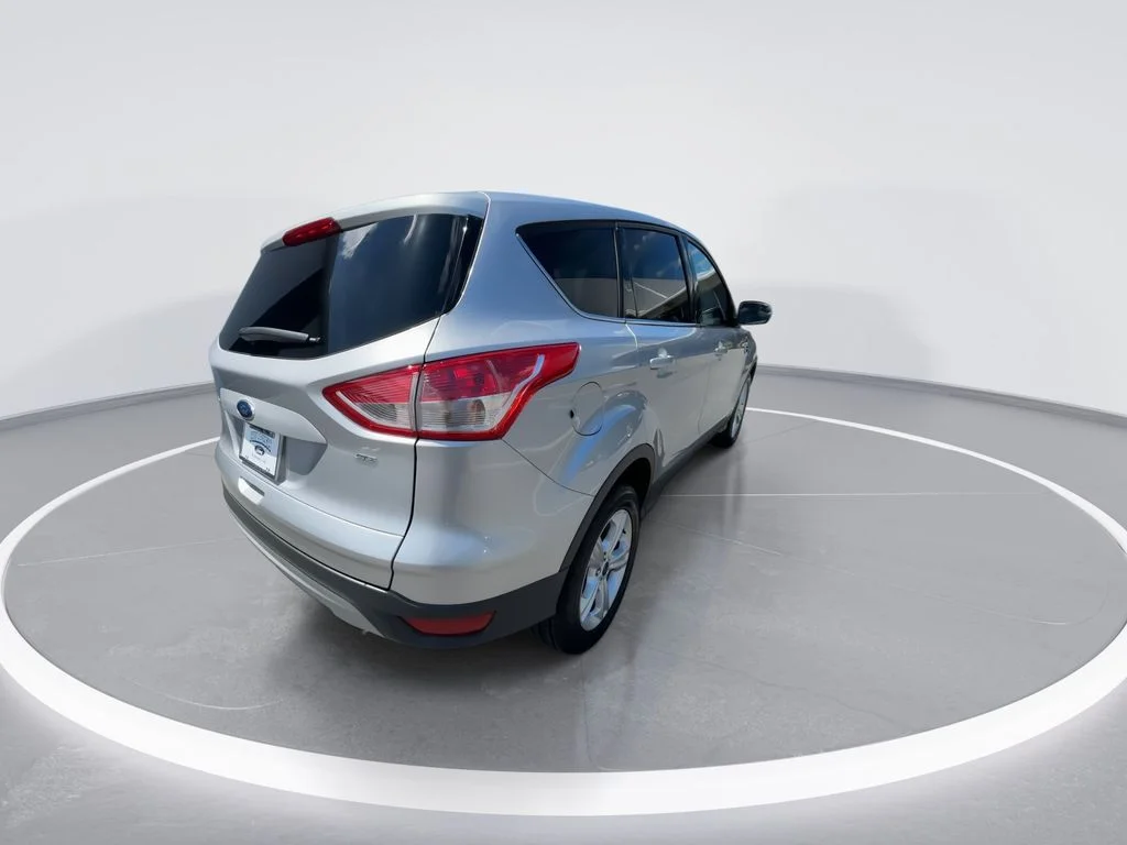 Used 2016 Silver Ford SE image 8
