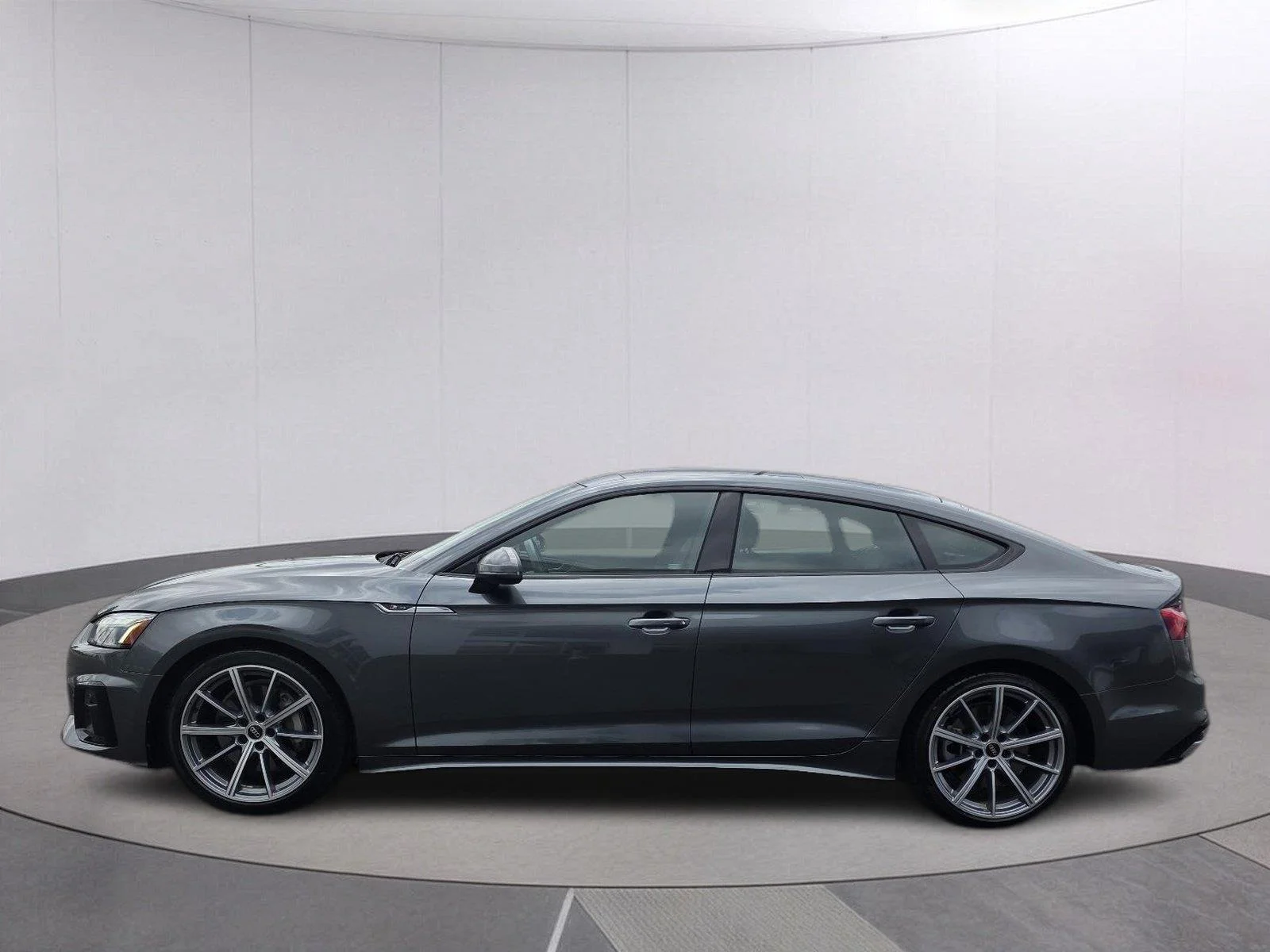 Used 2025  Audi S line Premium image 8