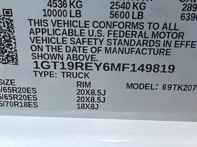 Used 2021 WHITE FROST TRICOAT GMC Denali image 32