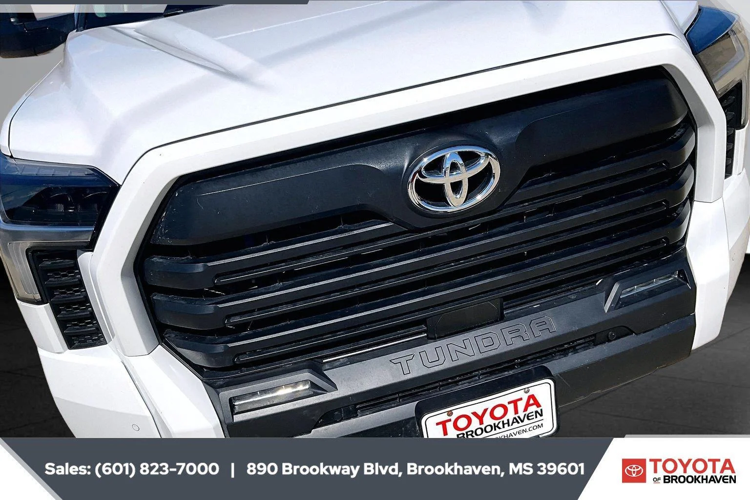 Used 2023 Ice Cap Toyota SR5 image 21