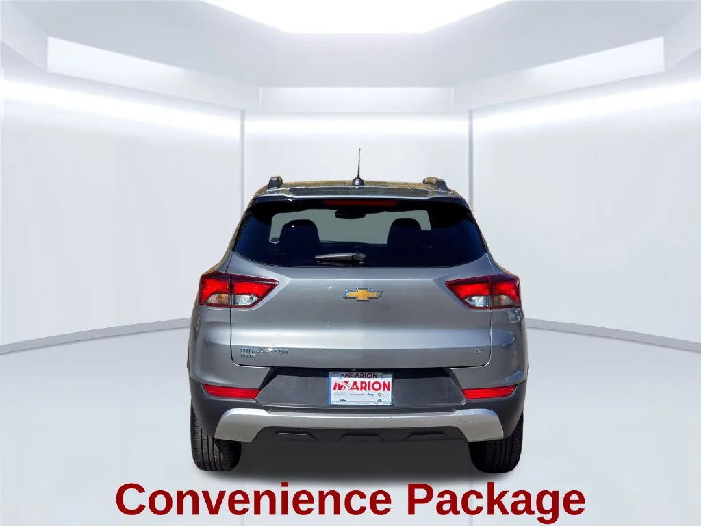 Used 2023 Gray Chevrolet LT image 17