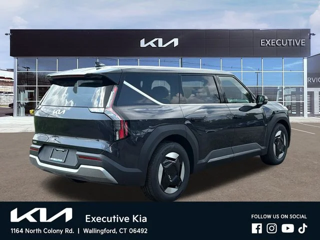 New 2026 Gray Kia Light Long Range image 4