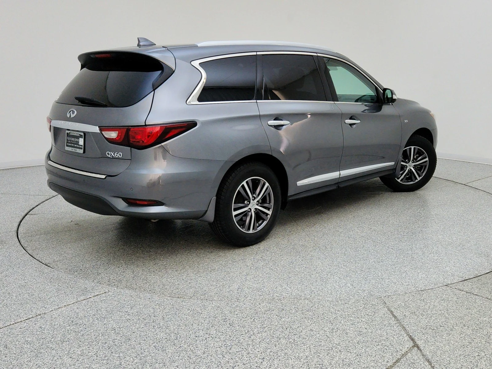 Used 2017 Graphite Shadow INFINITI  image 7