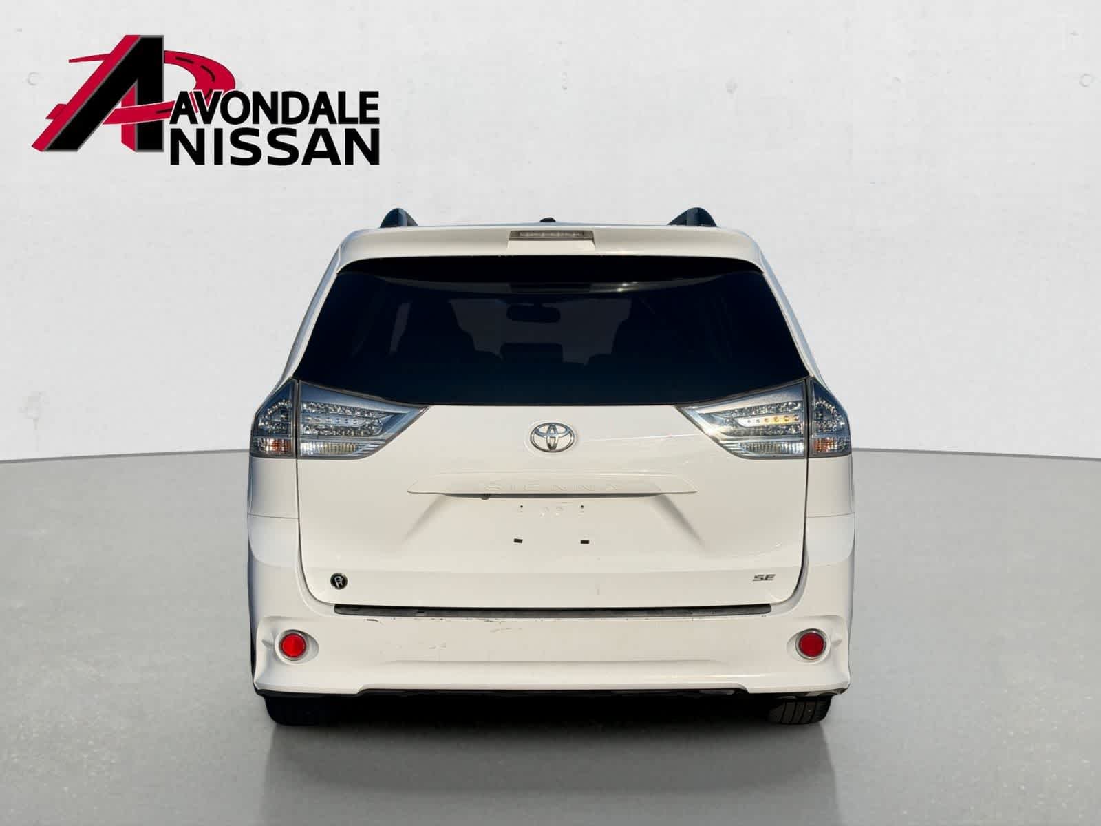 Used 2015 Super White Toyota SE Premium image 5