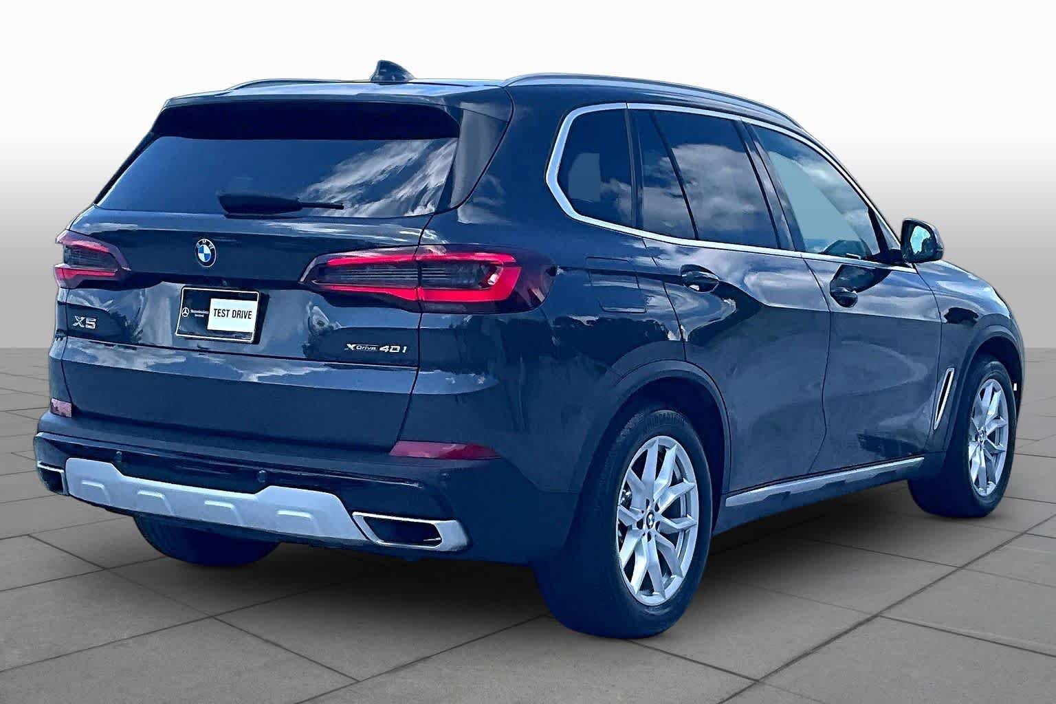 Used 2021 Dark Graphite Metallic BMW xDrive40i image 13